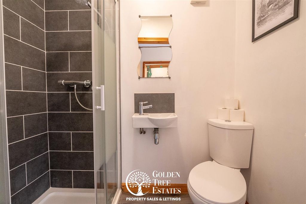 Property photo 3 of 25 Bathroom