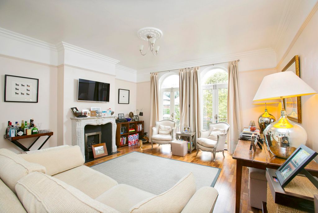 Property photo 3 of 10