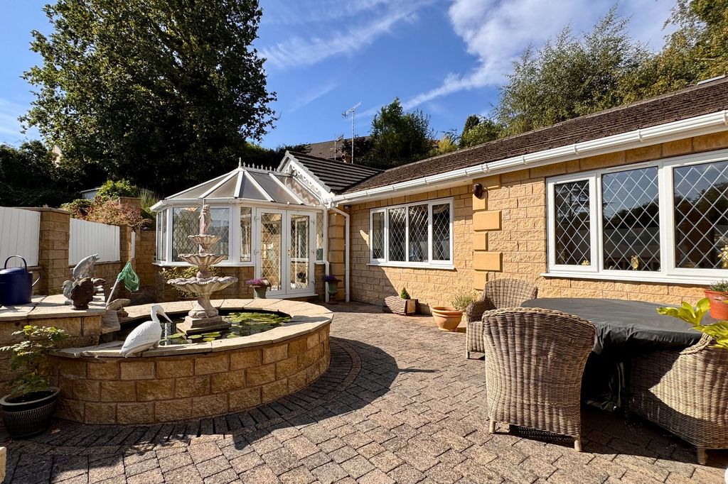 Property photo 2 of 37
