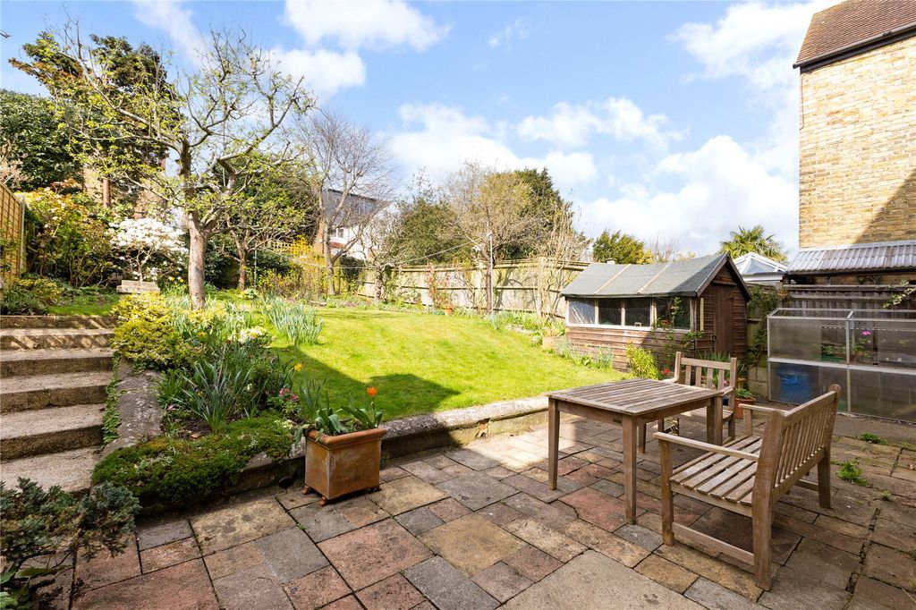Property photo 3 of 17 Picture No. 25