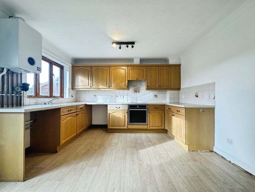 Property photo 3 of 20 4864975