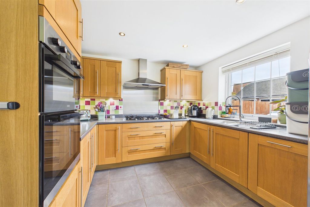 Property photo 3 of 26 Kitchen Diner