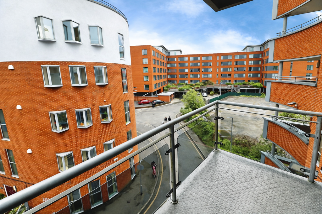 Property photo 2 of 6 Picture No. 14