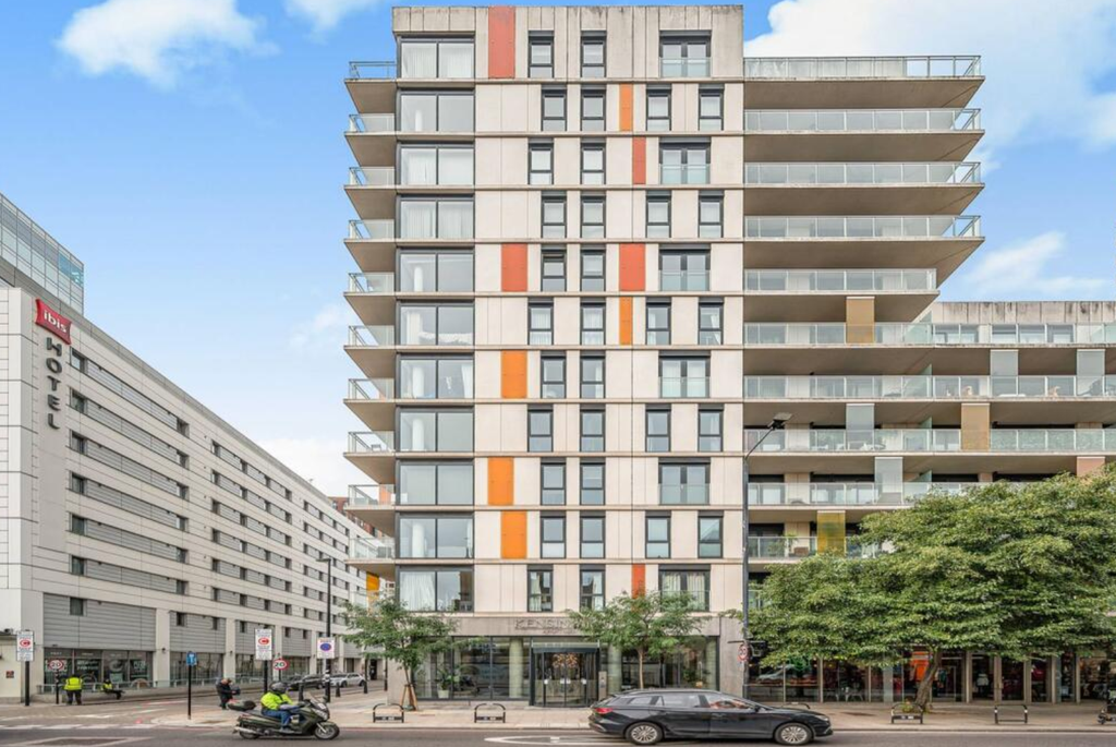 Property photo 2 of 22