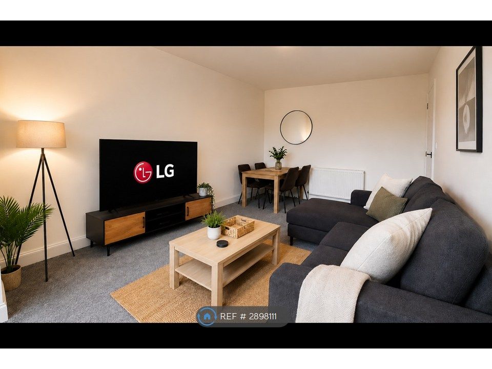 Property photo 1 of 9 Living Space