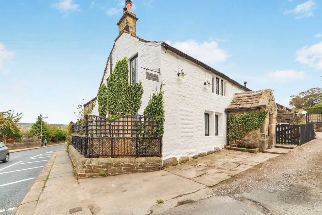 Property photo 2 of 17