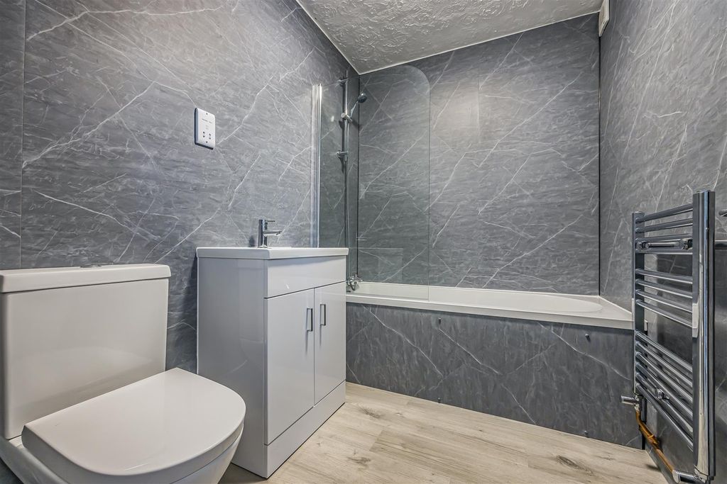 Property photo 3 of 13 Bathroom