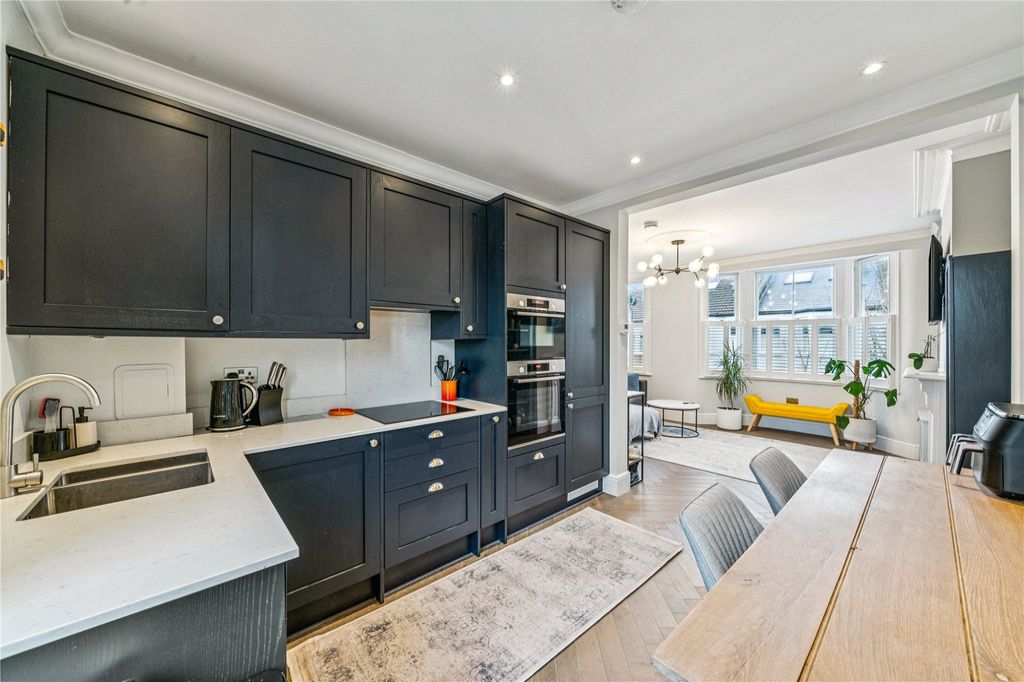 Property photo 2 of 14 Picture No. 10