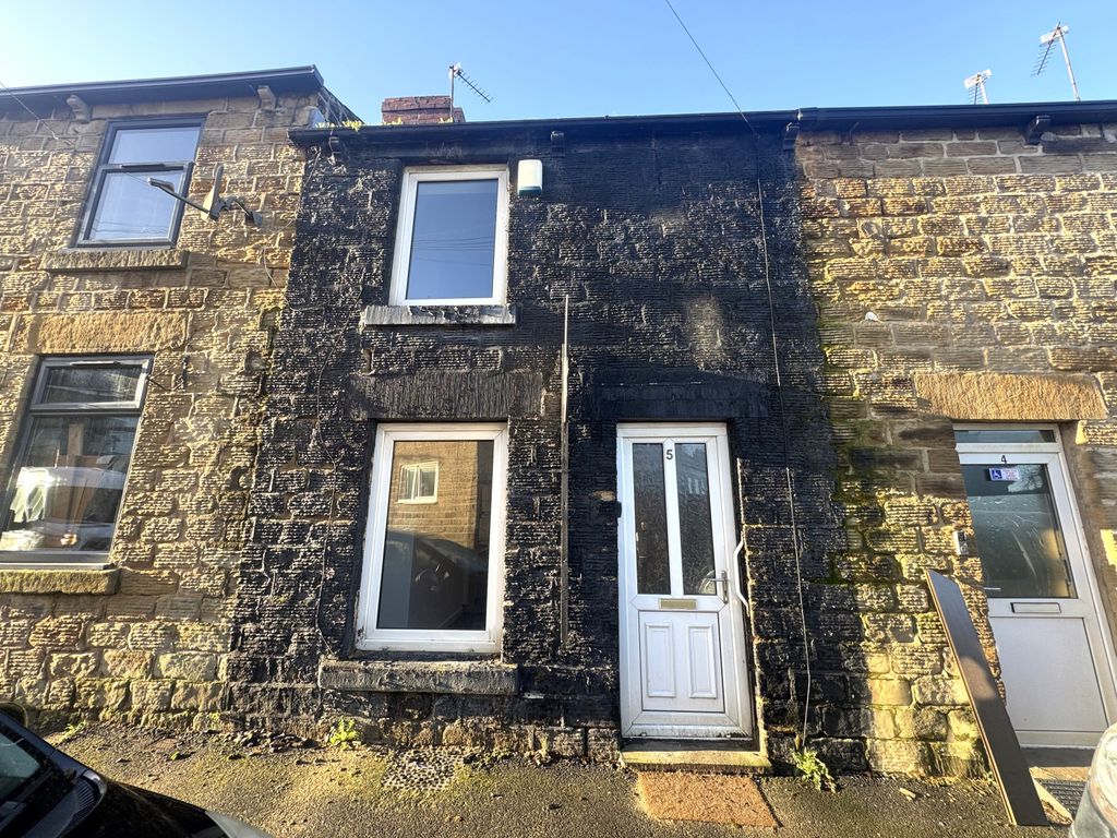 Property photo 1 of 10 2 Bedroom Terraced