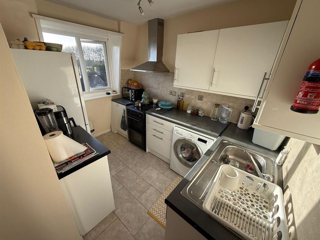 Property photo 3 of 8 4.Jpg