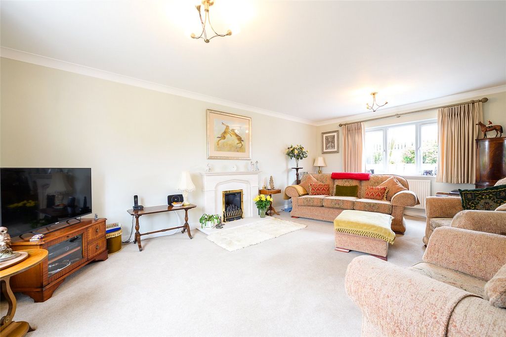 Property photo 2 of 27 Picture No. 08