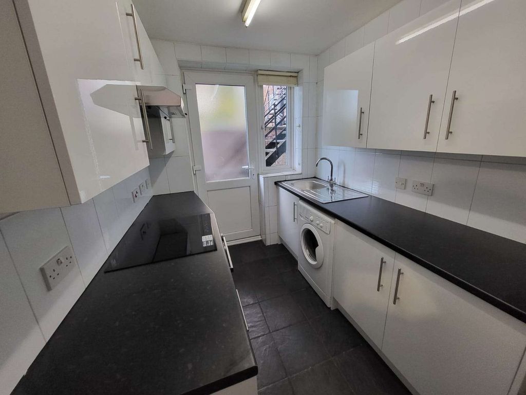 Property photo 2 of 8 Gallery