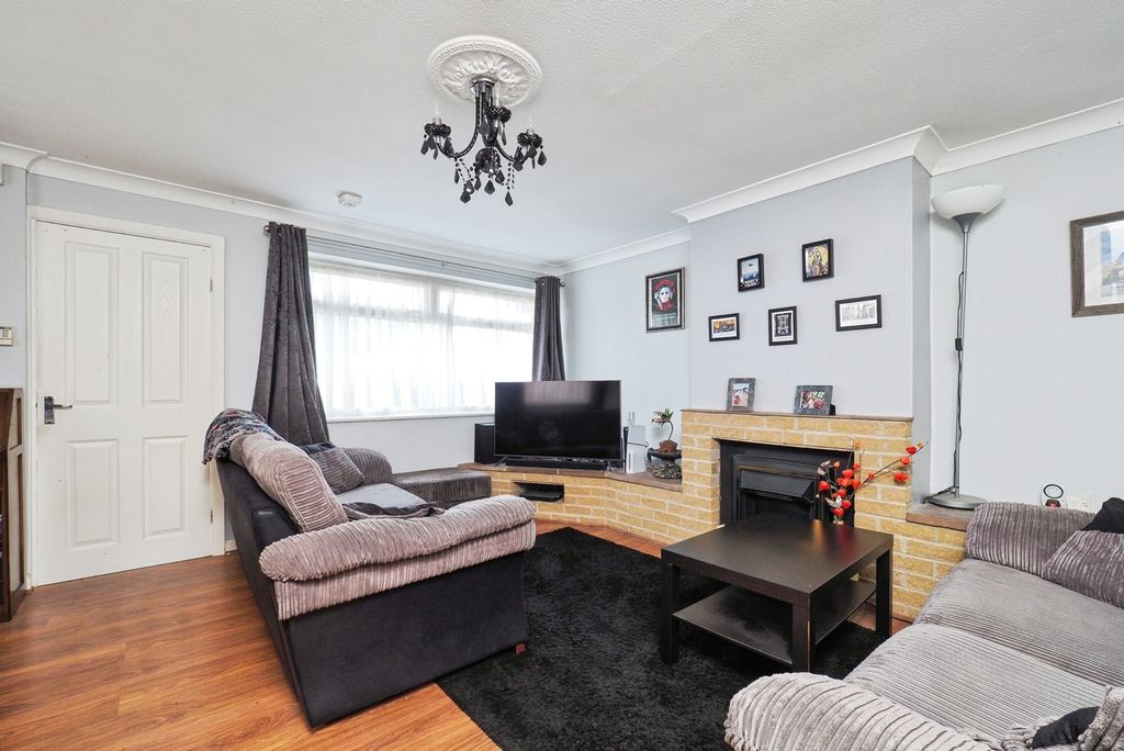 Property photo 2 of 17 Photo