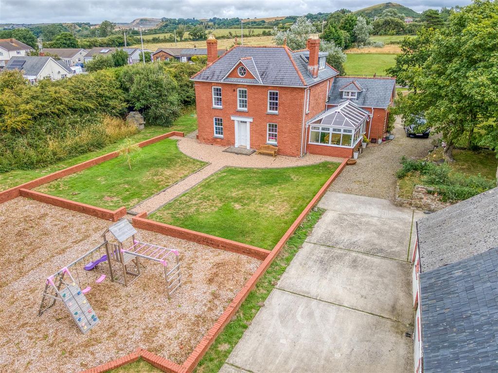 Property photo 1 of 49 House And Gardens