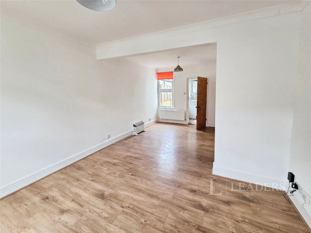 Property photo 3 of 9 Picture No. 34