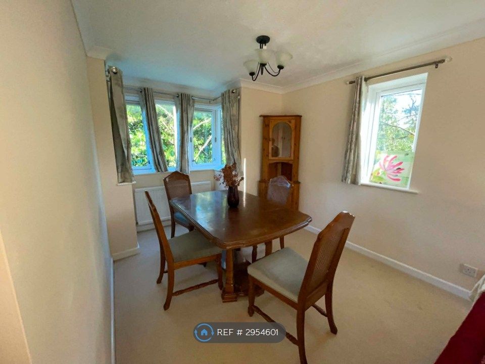 Property photo 1 of 12 Dining Room
