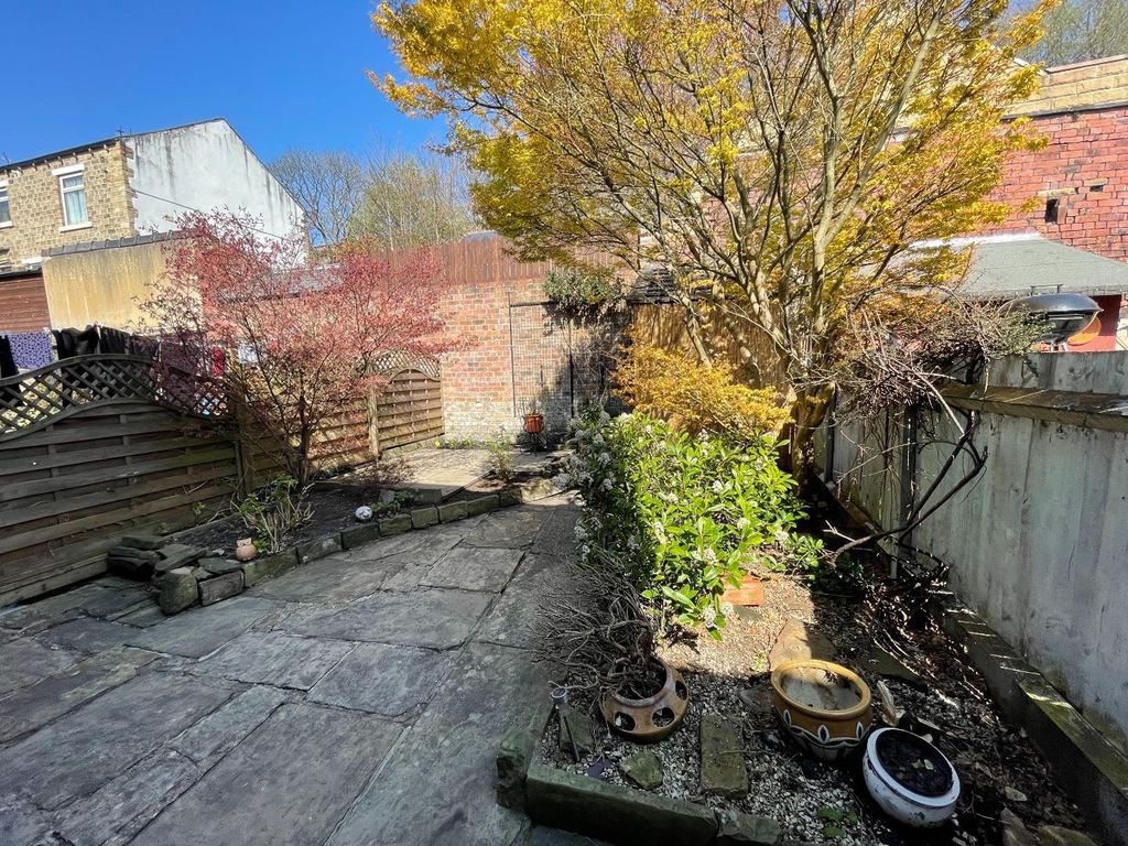 Property photo 2 of 17 Externally