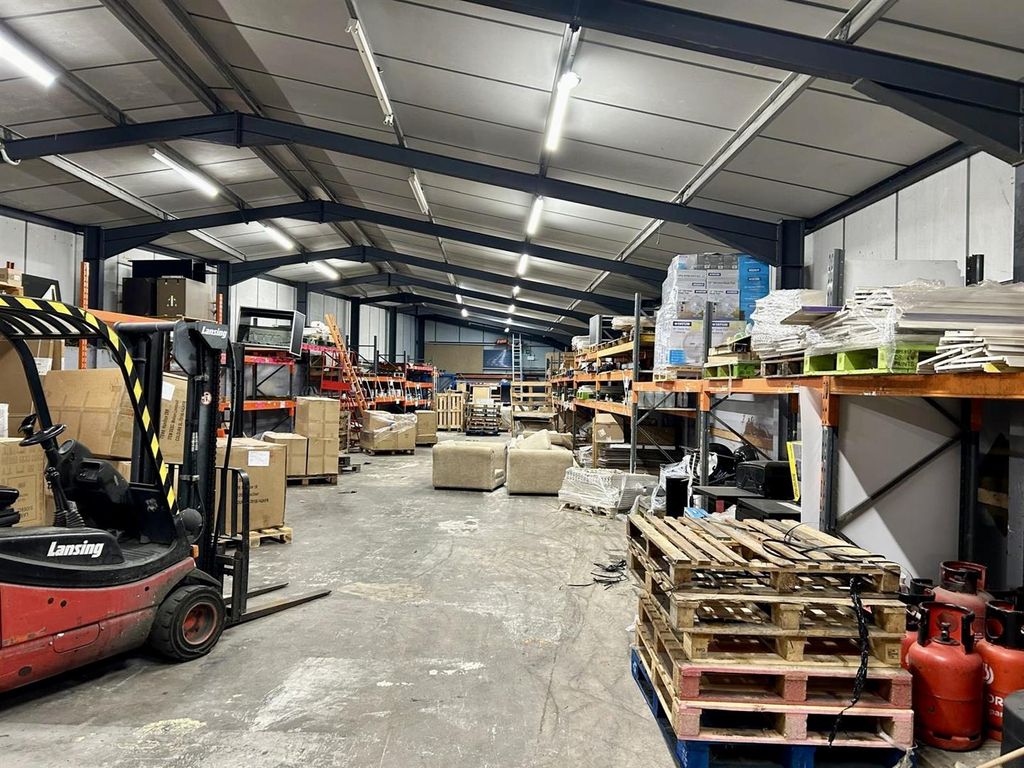 Property photo 2 of 17 71d4A1Fe-4A61-4351-8638-278A0dc9c3Ef.Jpeg