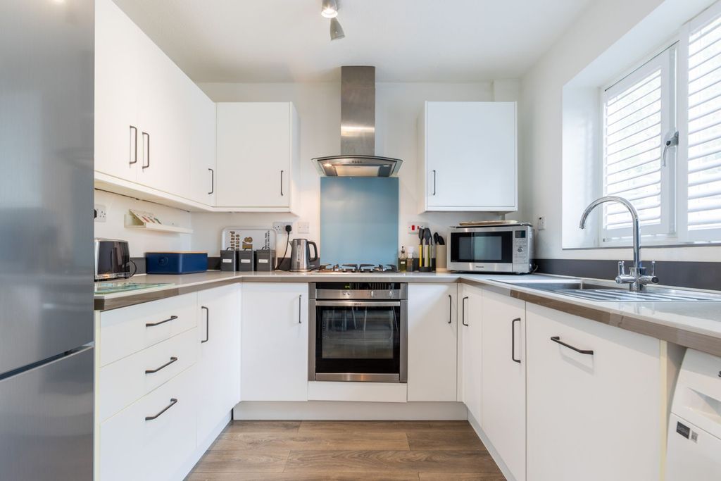 Property photo 2 of 16 Kitchen