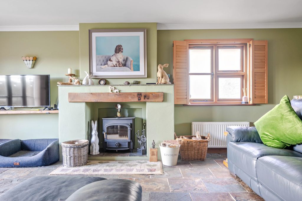 Property photo 3 of 18