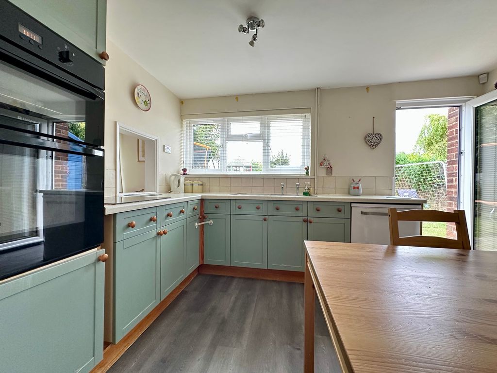 Property photo 3 of 14 Kitchen/Breakfast Room