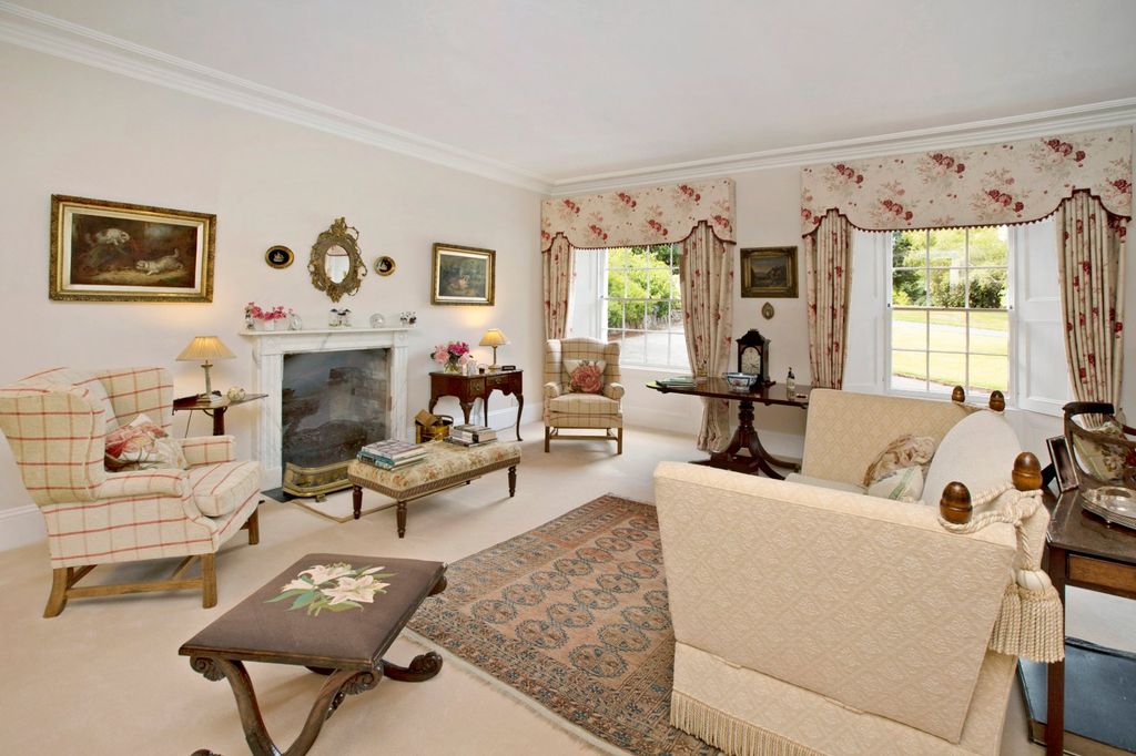 Property photo 2 of 13 Sitting Room