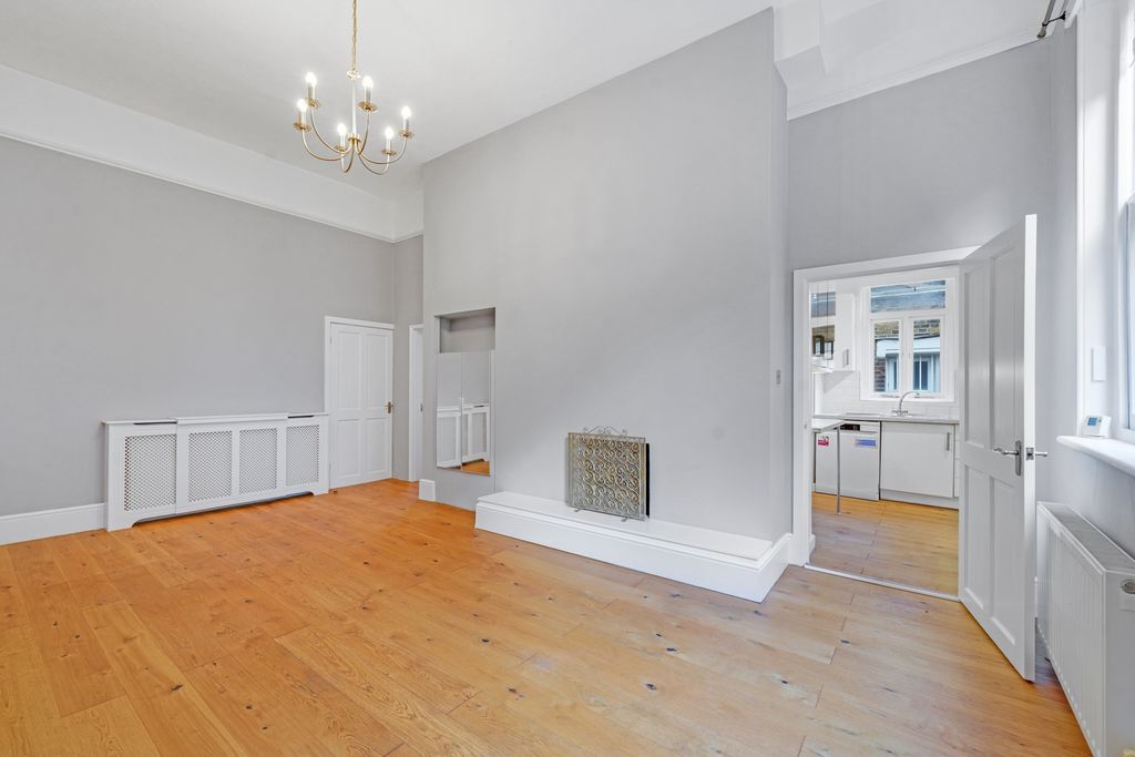 Property photo 2 of 11 Photo 1