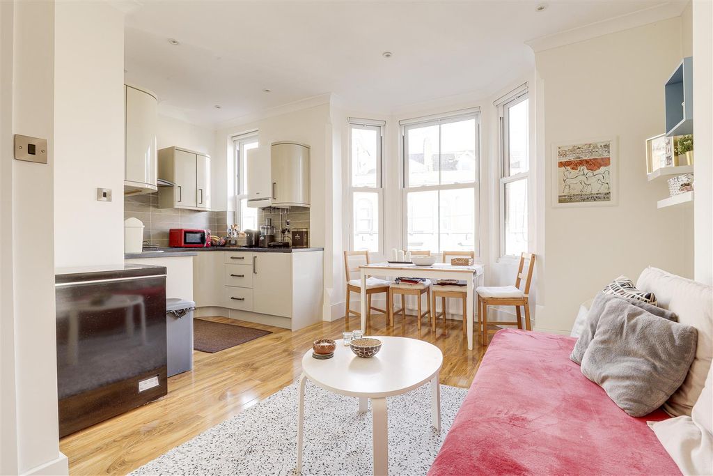 Property photo 2 of 11 08.Jpg