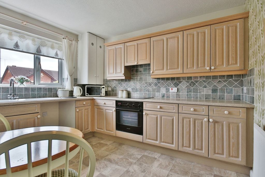 Property photo 3 of 9 2984358