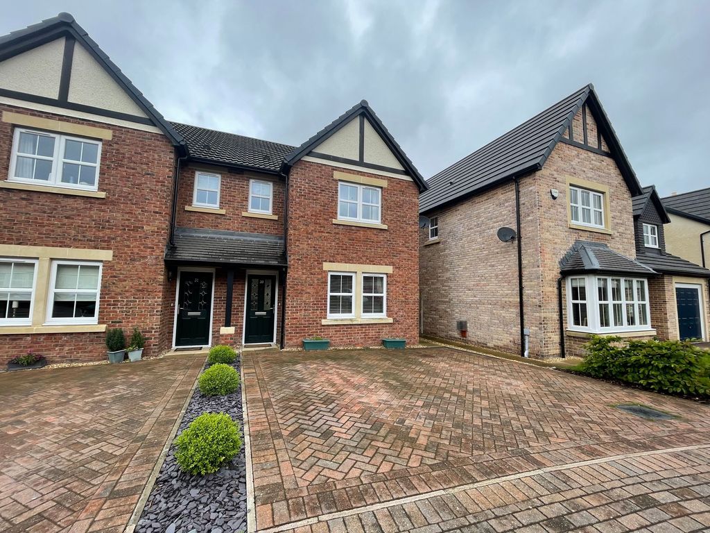 Property photo 1 of 16 External View