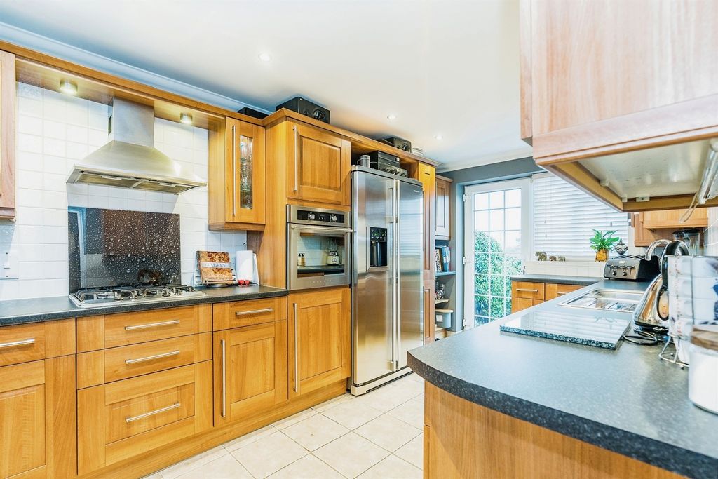Property photo 3 of 14