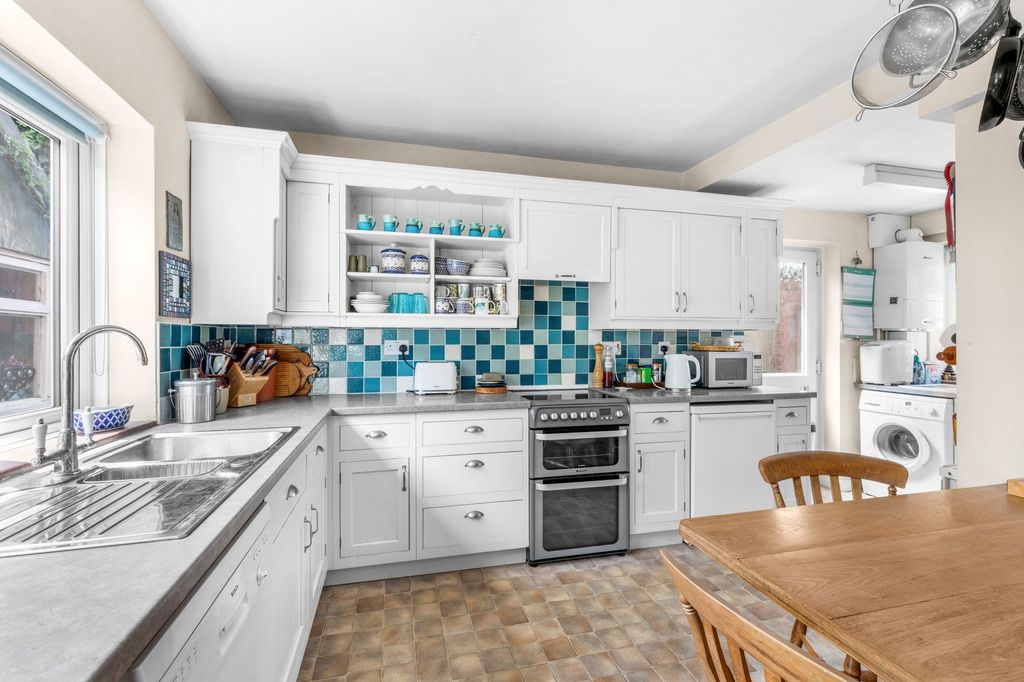 Property photo 2 of 17