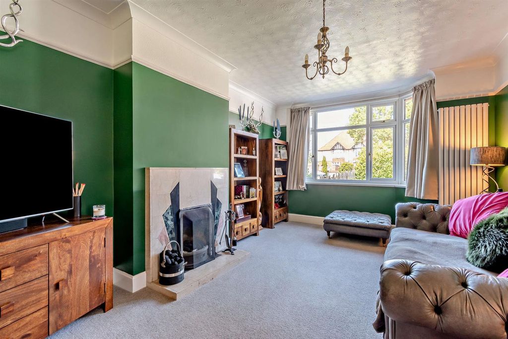 Property photo 3 of 20 Sitting Room