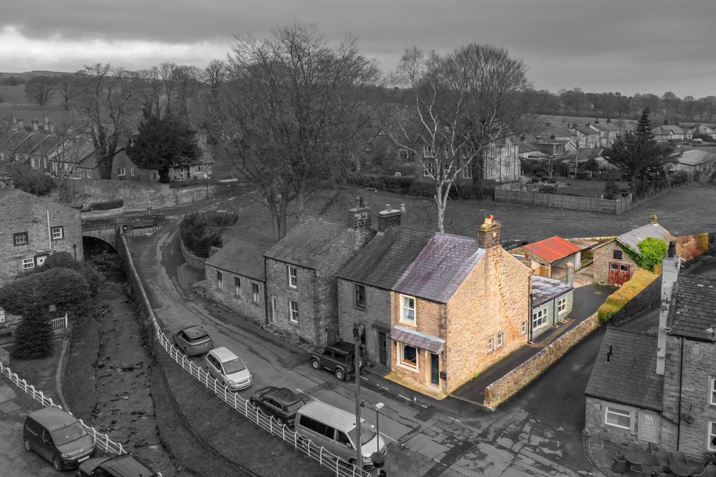 Property photo 1 of 42