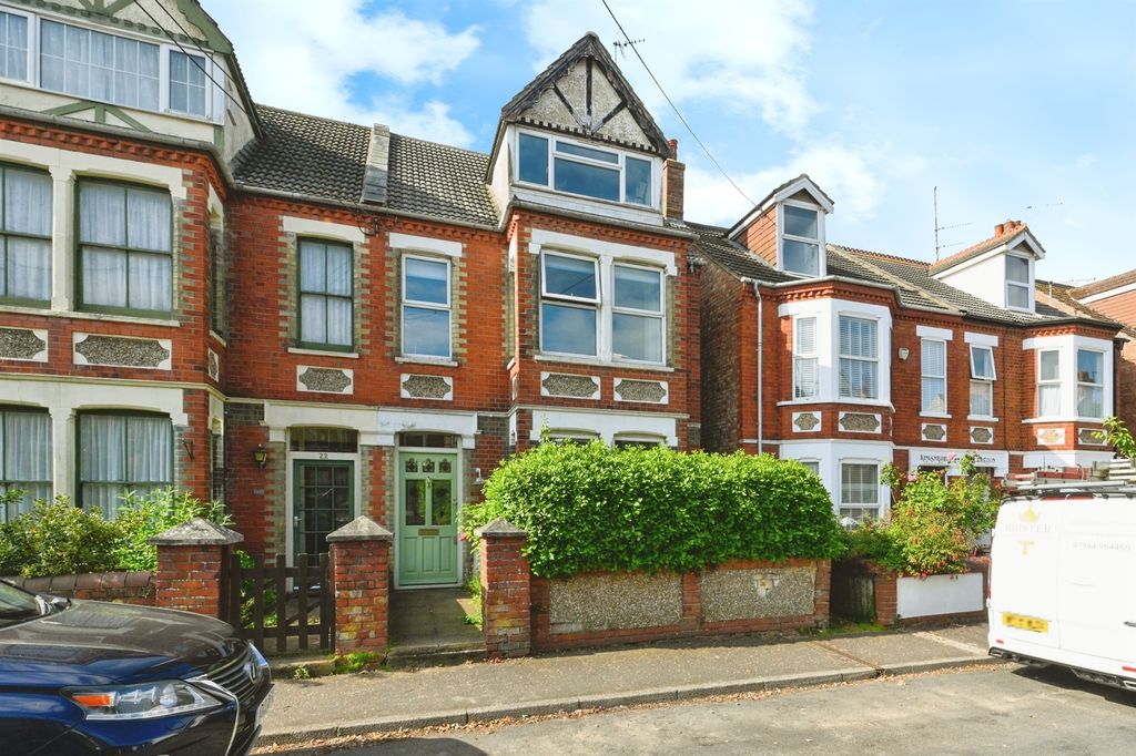 Property photo 1 of 17