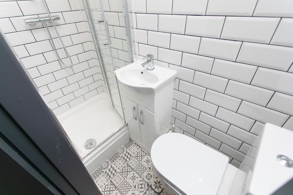 Property photo 3 of 8 52 Argyll Street-22.Jpg