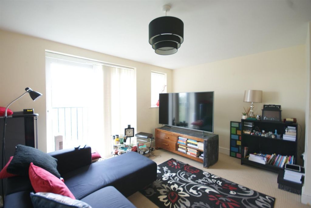 Property photo 3 of 8