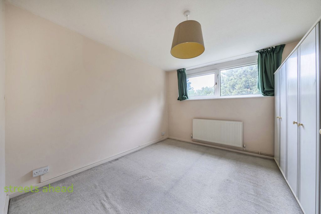 Property photo 3 of 17 E237B22d-c36F-485...