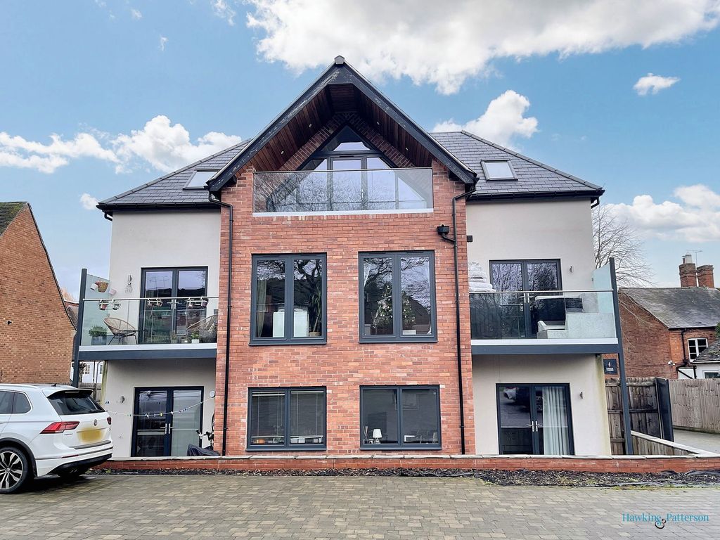 Property photo 2 of 18