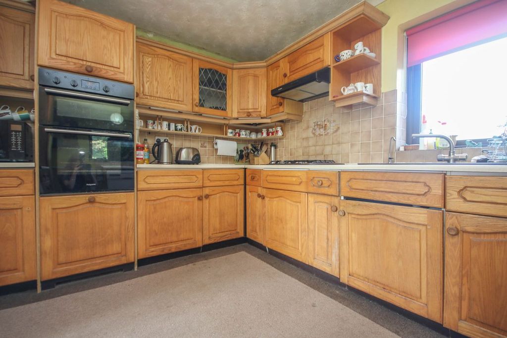 Property photo 3 of 22