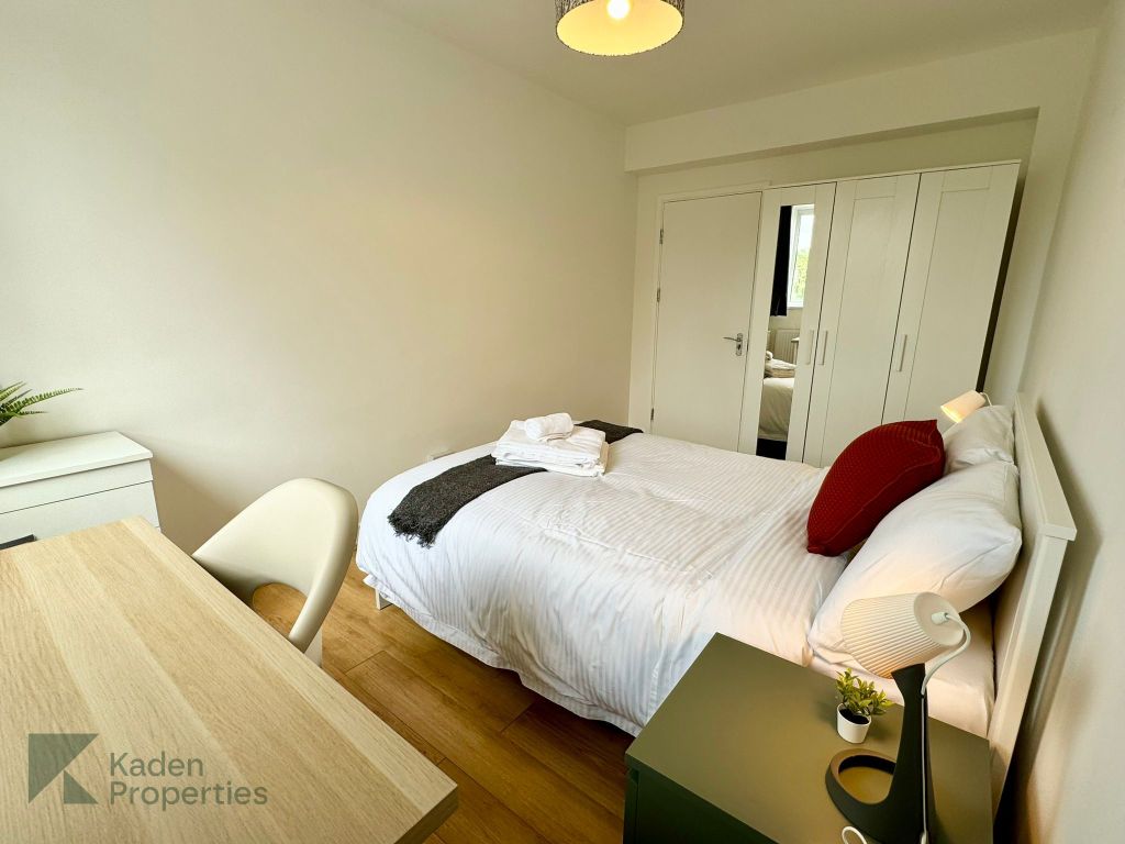 Property photo 3 of 42