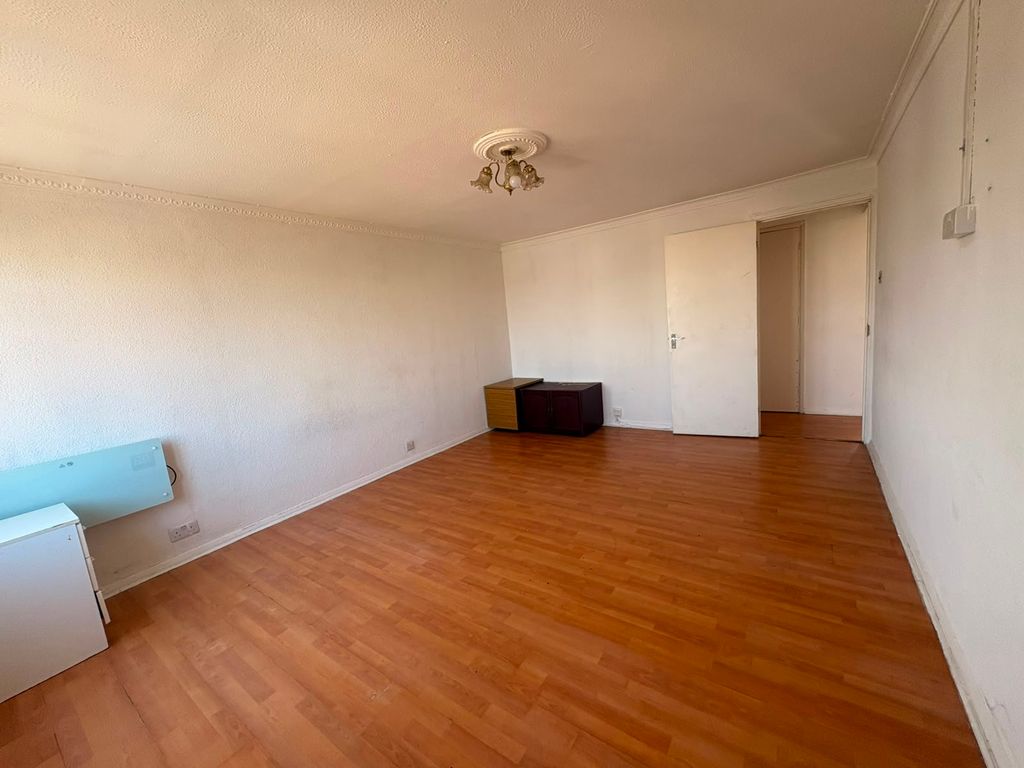 Property photo 3 of 10 Photo 3