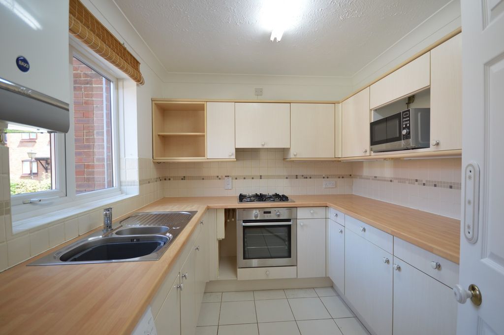 Property photo 2 of 12 Kitchen