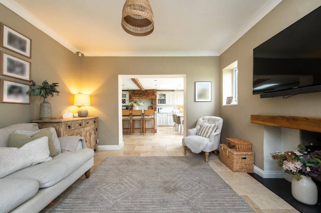 Property photo 3 of 24 Image