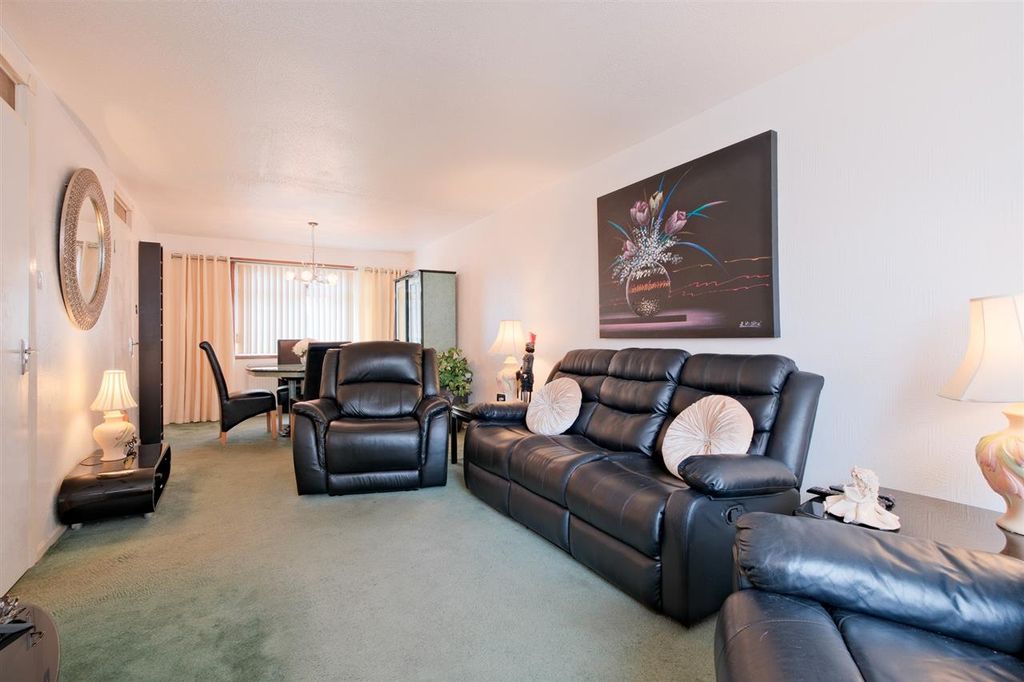 Property photo 3 of 24