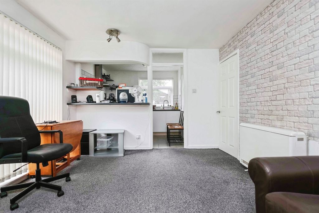 Property photo 3 of 17