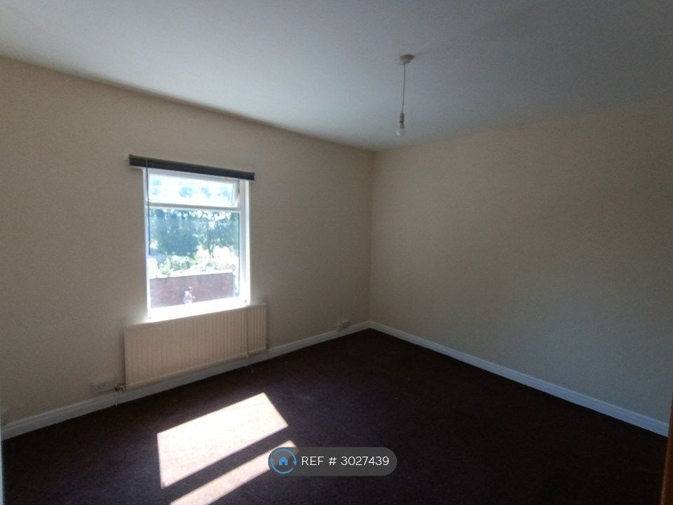 Property photo 3 of 13 Front Bedroom