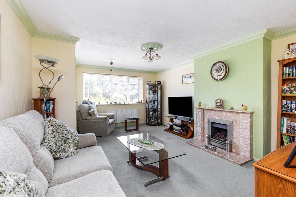 Property photo 2 of 18