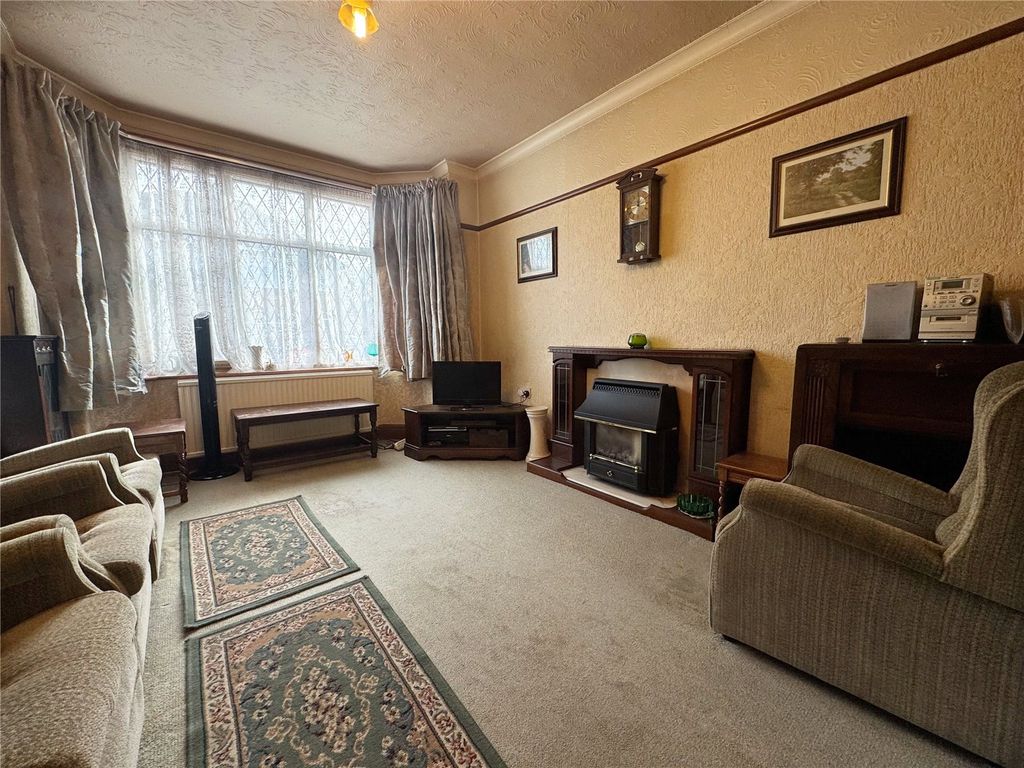 Property photo 2 of 20 Picture No. 32