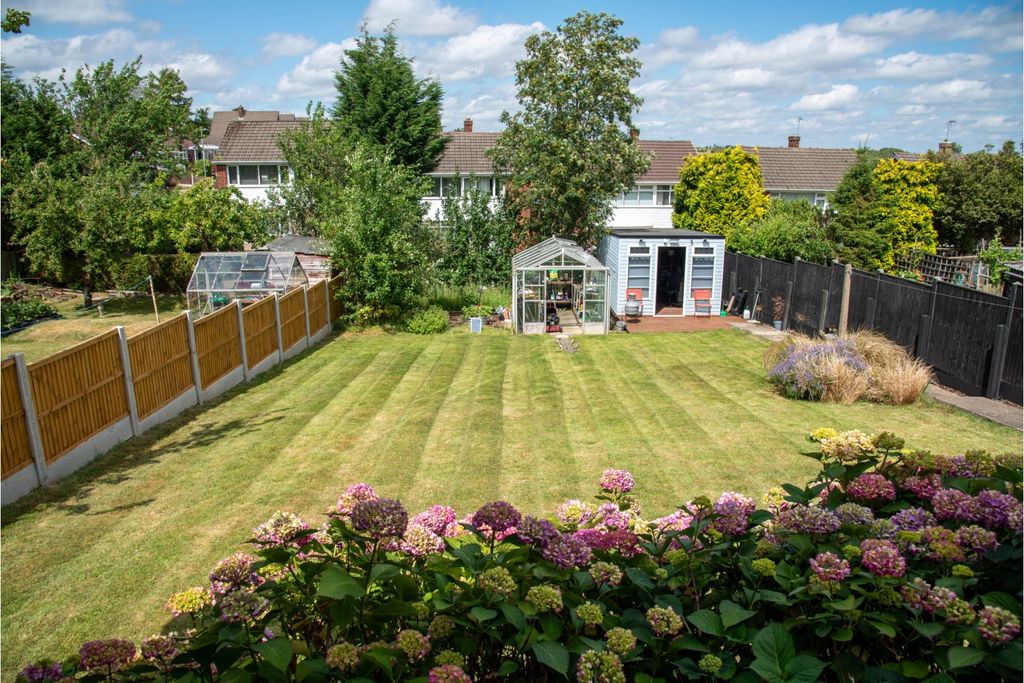 Property photo 2 of 23 Garden
